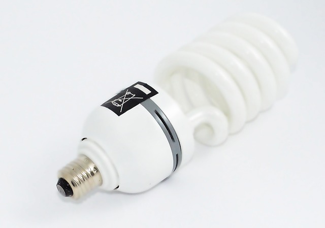Spořící Žárovka 20 W krátká E15 závit